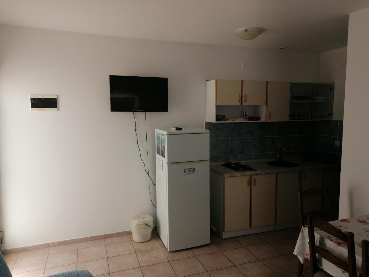 Apartments Mali Mate Tribalj 外观 照片