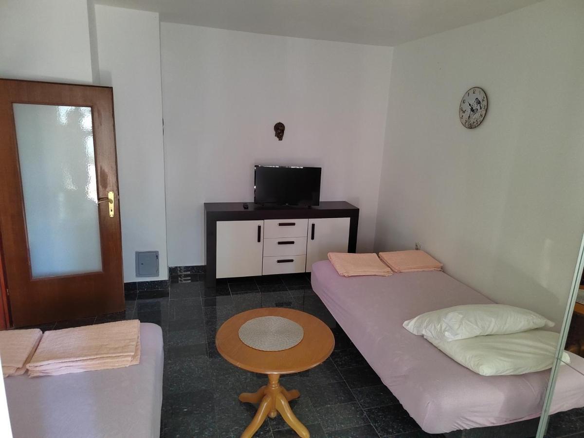 Apartments Mali Mate Tribalj 外观 照片