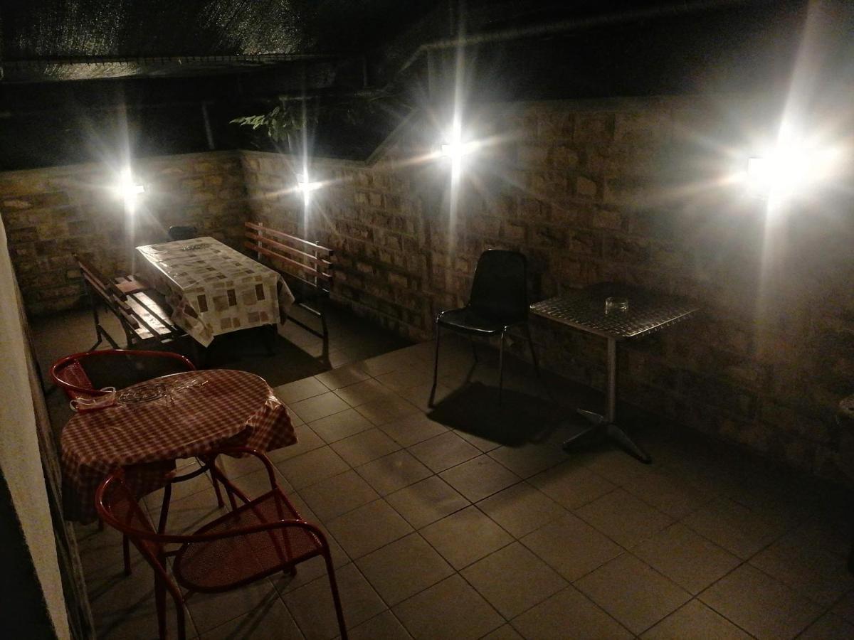 Apartments Mali Mate Tribalj 外观 照片